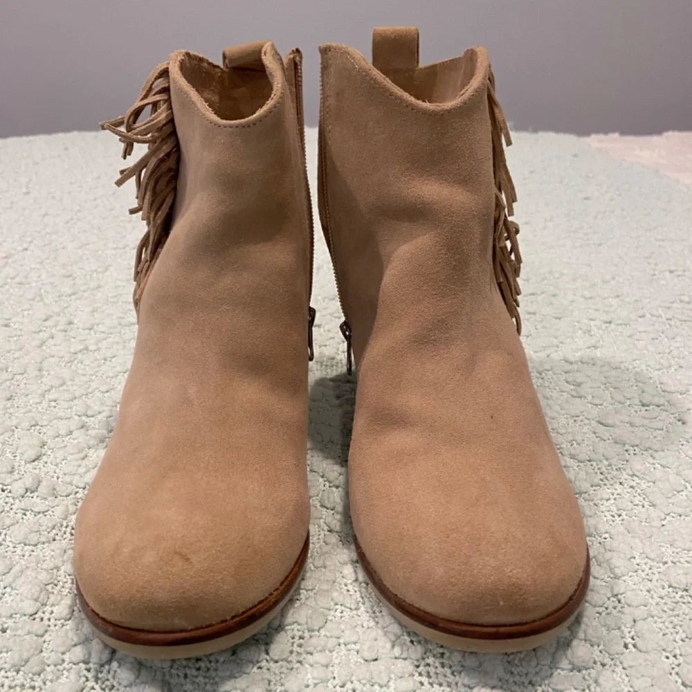 Matisse Cloey Suede Boot | Size 9 | Tan | Fun Fringe Accent